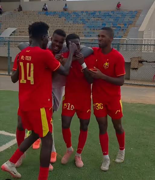 المريخ يستعد لقمة الهلال في ختام دوري النخبة السوداني، بعد مواسم صعبة شهدت الخروج من دوري أبطال أفريقيا وتجارب غير مكتملة في موريتانيا ورواندا.